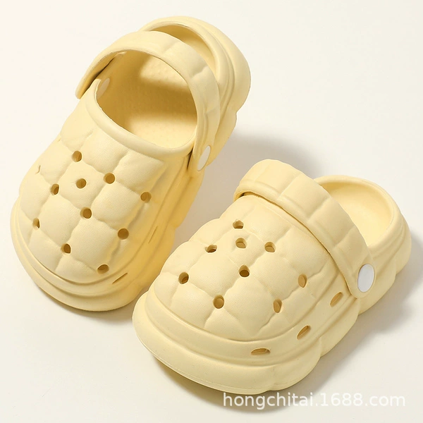 Light yellow nude shoes