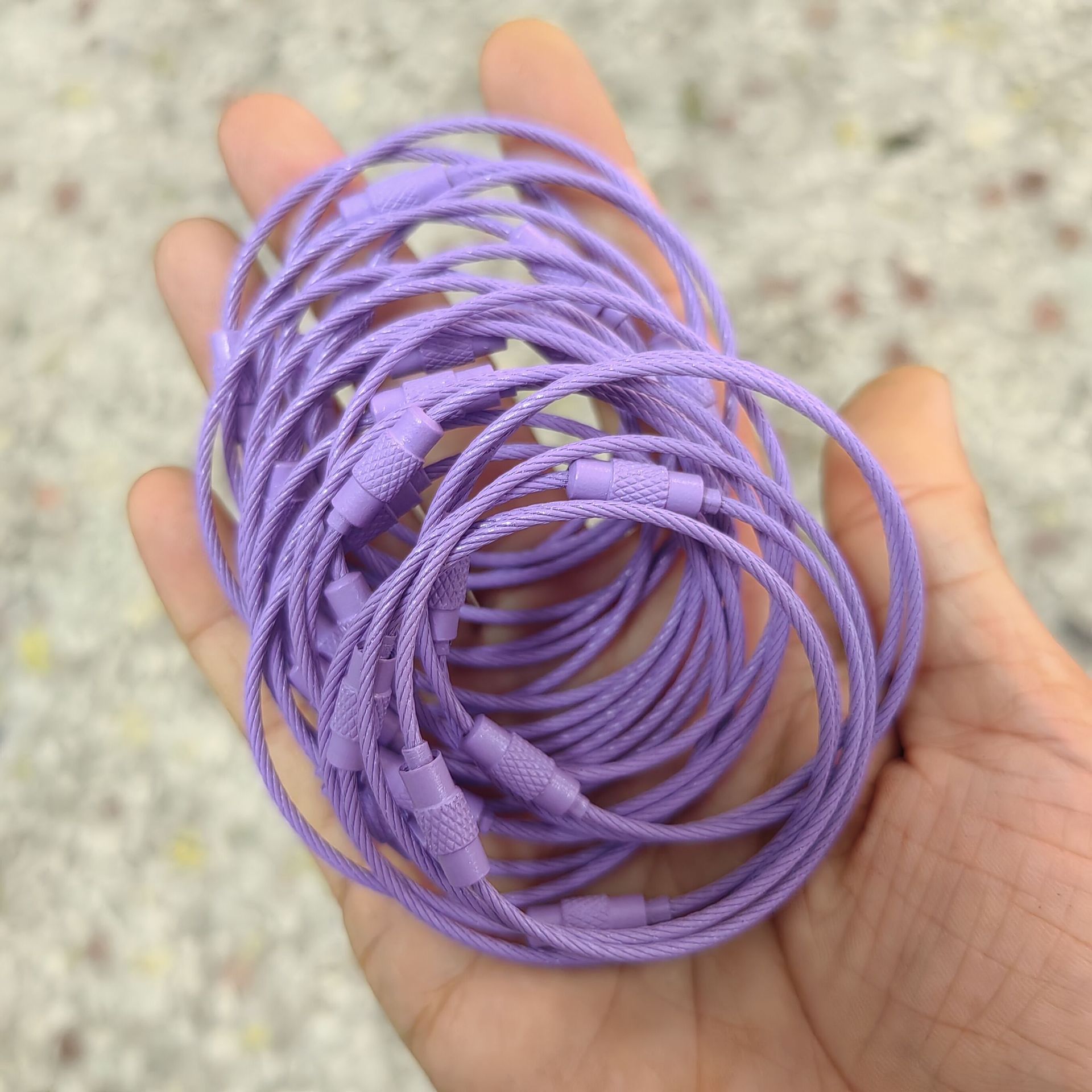 メーカー直営キャンディー色のキーホルダーカラー塗装亜鉛メッキワイヤーロープ