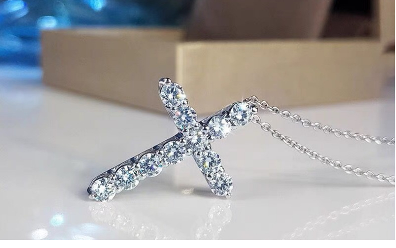 Stainless Steel Copper Casual Simple Style Cross Inlaid Zircon Pendant Necklace display picture 3