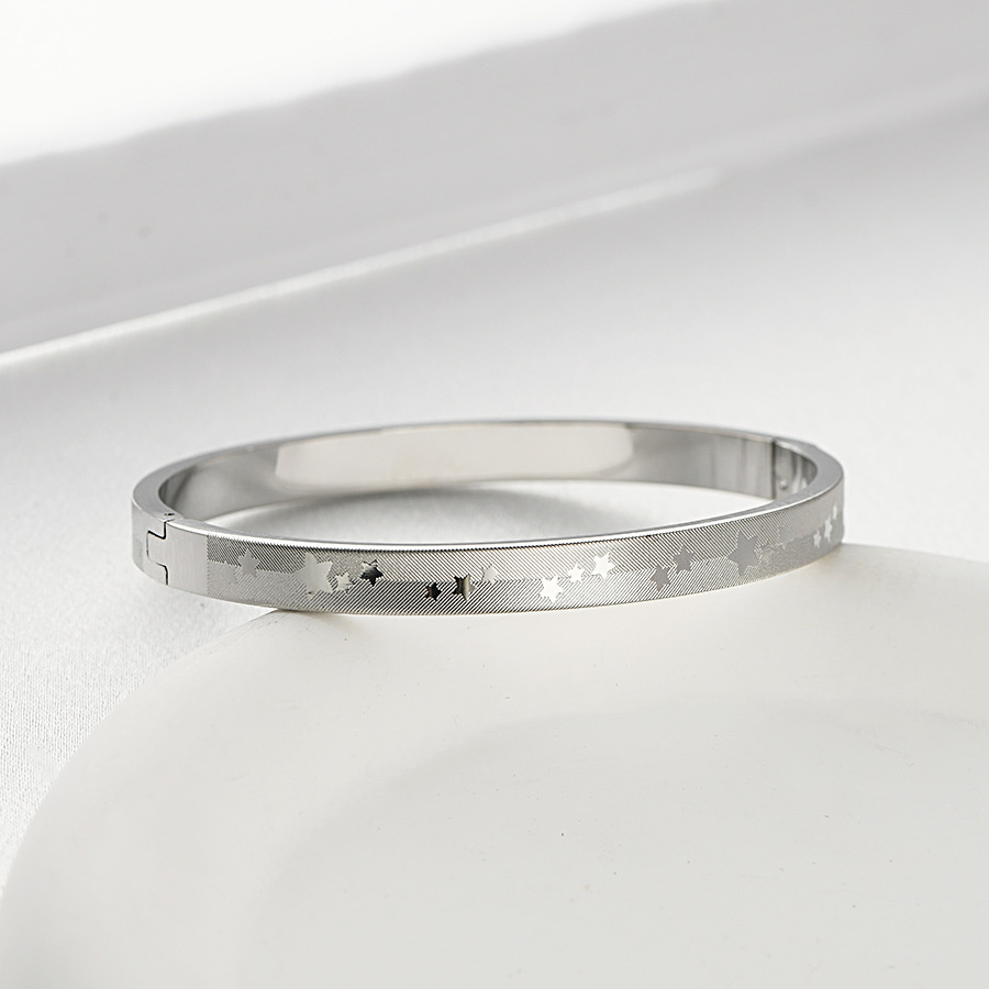 25g Weight Bangle Classification Titanium Steel Chain Material 1 Piece Quantity Holiday, Daily Occasion Titanium Steel Material Star Pattern Women's Gender Plating Design Basic, Classic Style Style Basic Classic Style Star Titanium Steel Bangle In Bulk 8
