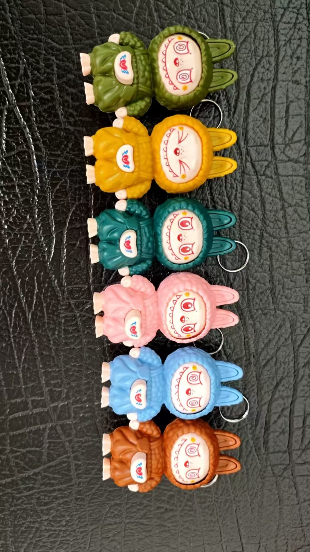 스프레이 페인트 없이 얼굴을 바꾸는 라부부 [색상 랜덤]