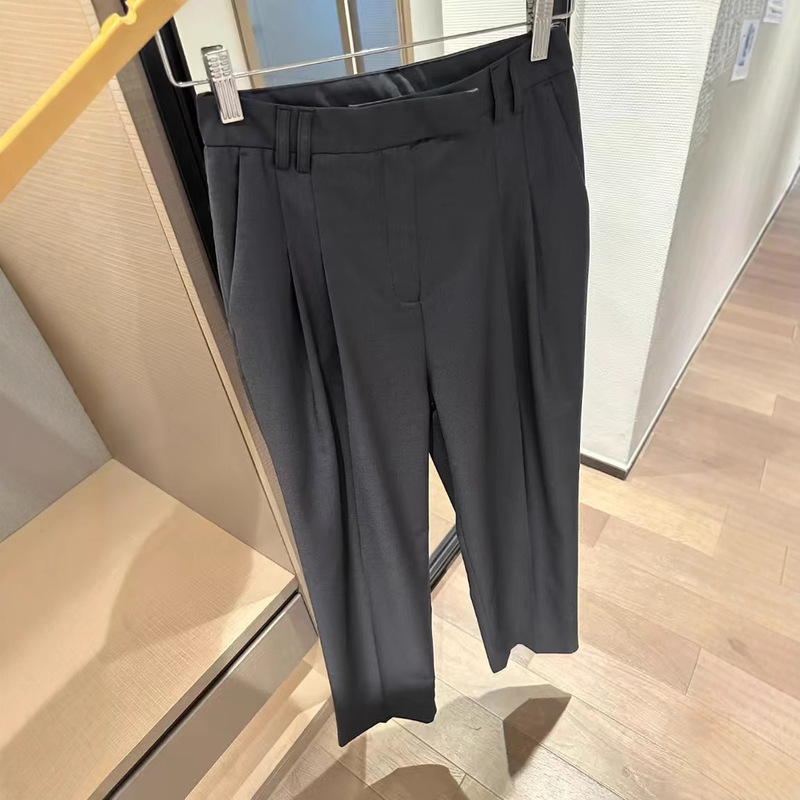 031729  早秋新品女士两色西裤 小标刺绣百搭通勤垂坠显瘦阔腿裤|undefined