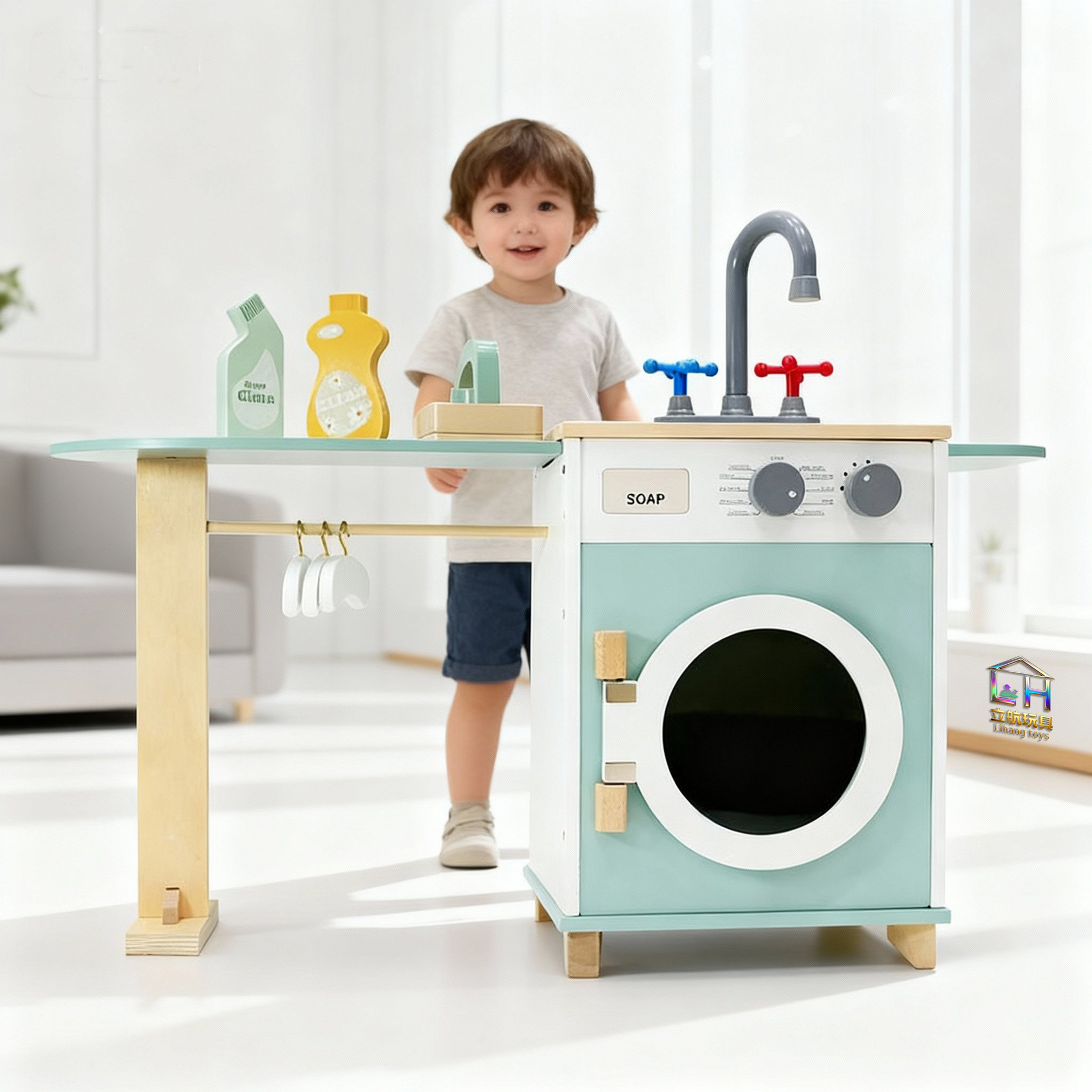 Kids' Clothes Hanger
