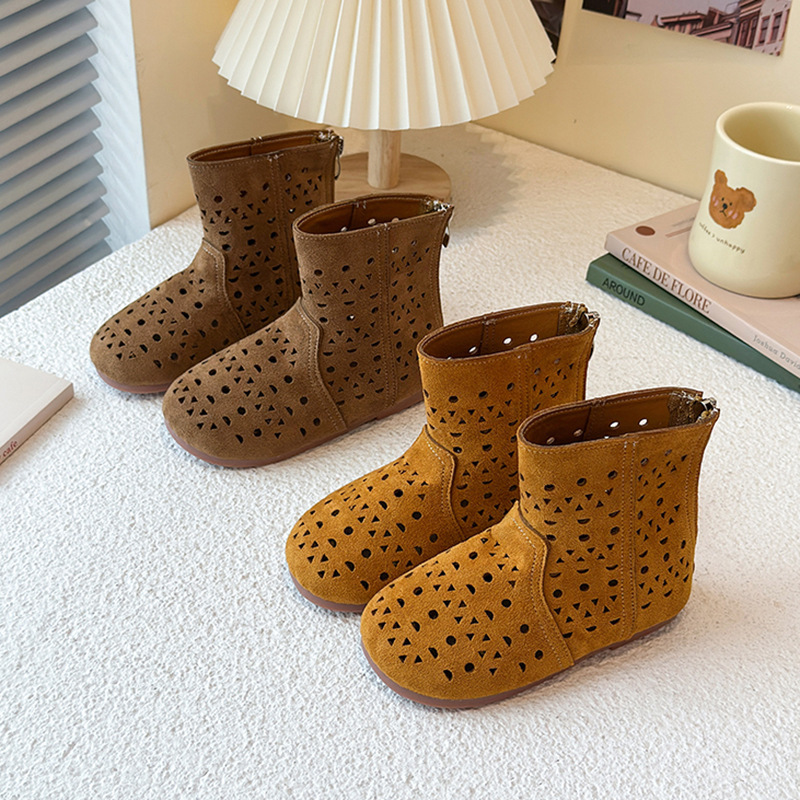 Botas de cano curto vazadas e respiráveis para meninas, sandálias de verão com cadarço e sola grossa, design fofo de princesa com recortes em amarelo e marrom._voghion.com