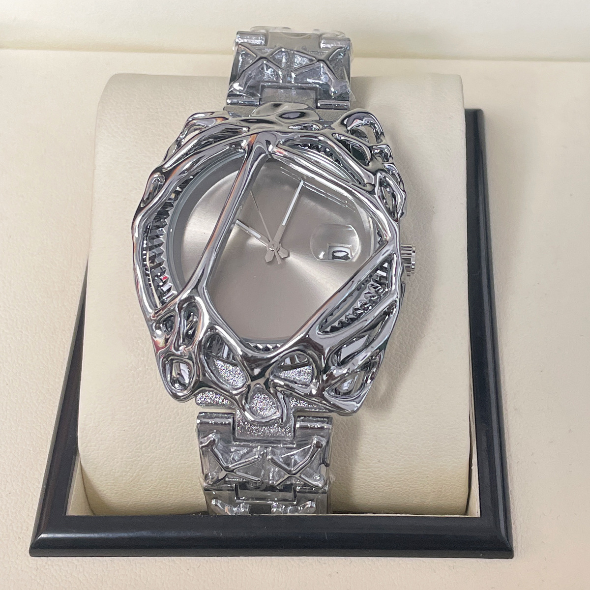 Millennium Retro Y2K Alien Cobweb alabaster European and American-style High-end Hip-hop Waterproof Watch for Men and Women