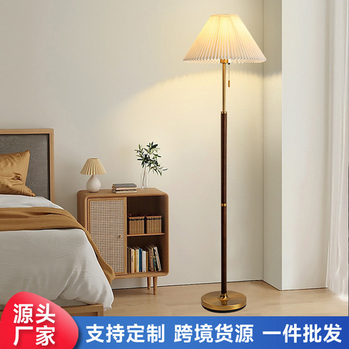 Mid-century modern pleated floor lamp, high-end sofa side lamp, bedroom ambiance with Nordic decoration, stylish table lamp