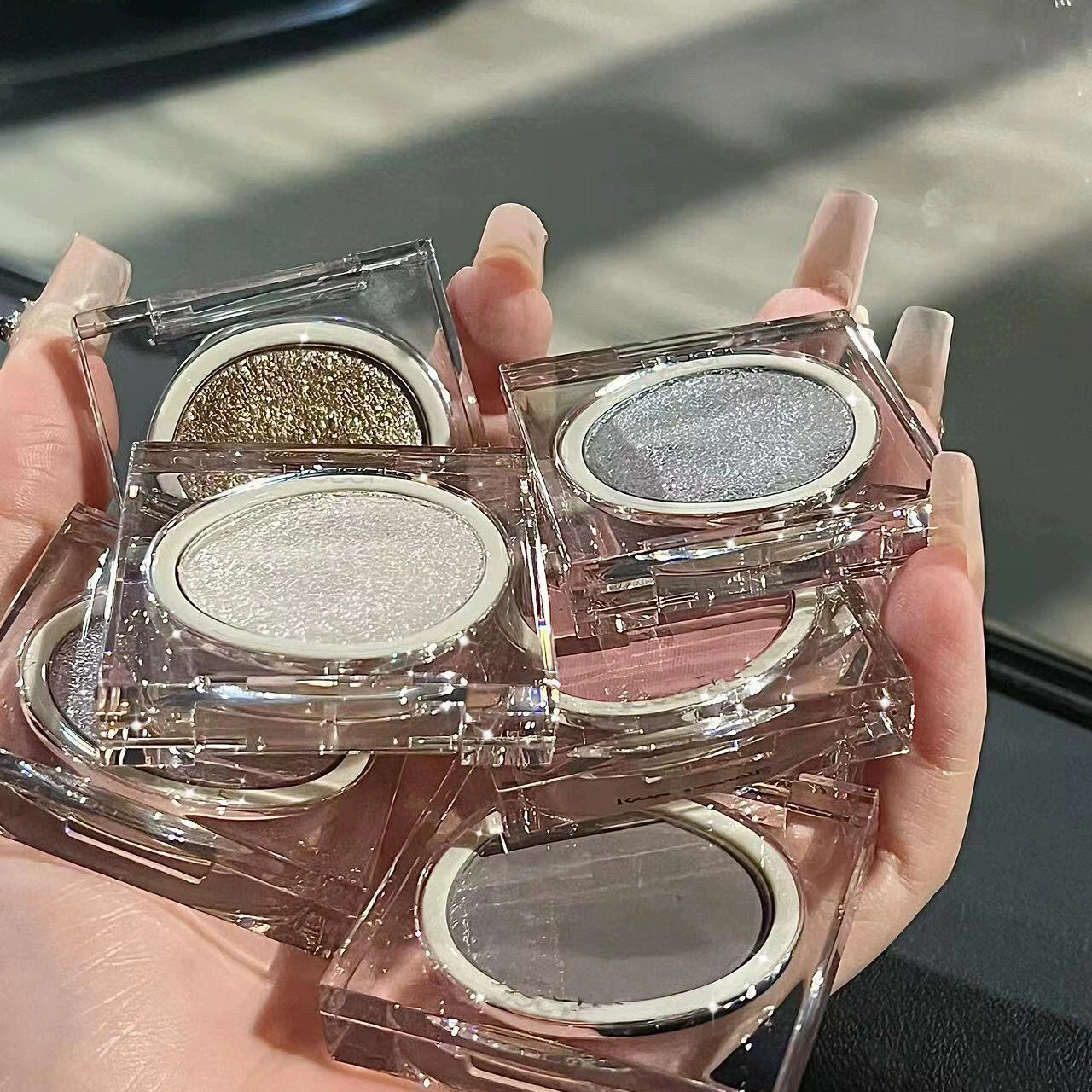 Monochrome Shiny Eye Shadow, Brightening Highlighter, 4.8 g Single Pan, Universal Primer Effect