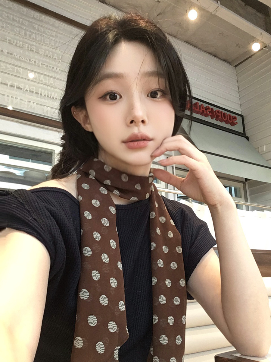 갈색 물방울 무늬