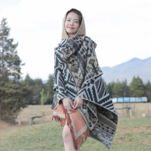 民族风波西米亚旅行度假保暖大披肩连帽斗篷围巾西藏新疆秋冬外搭