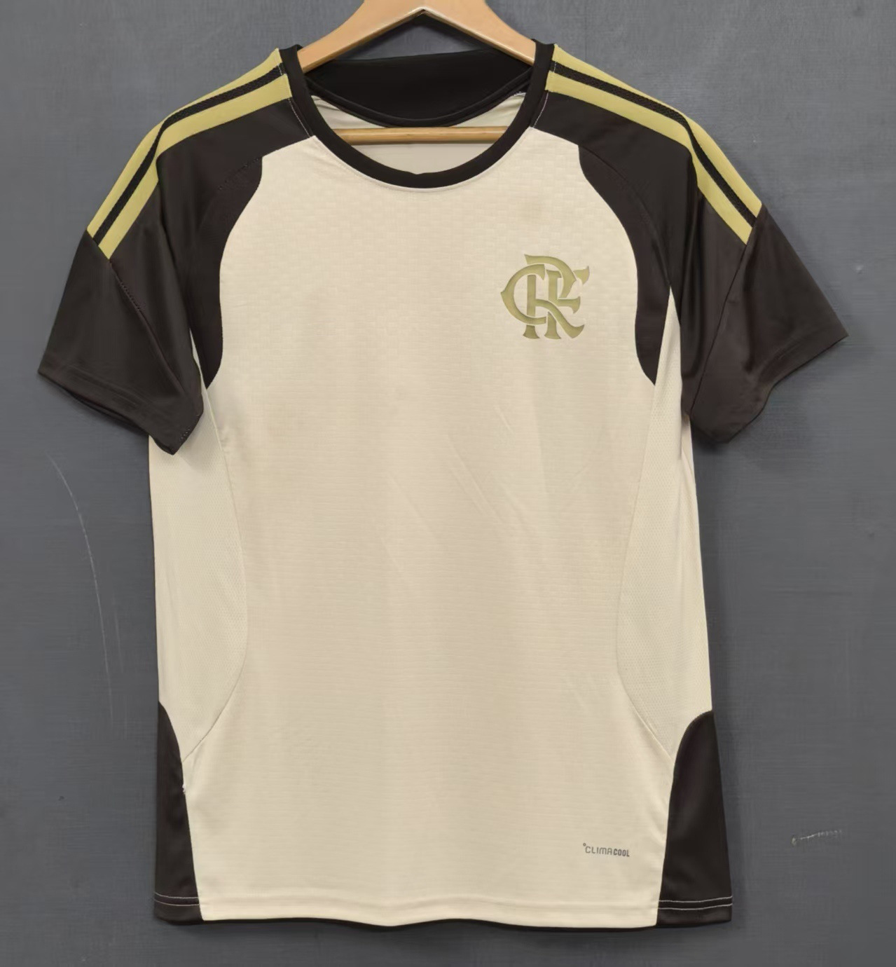 2627 traje de entrenamiento flamenco beige