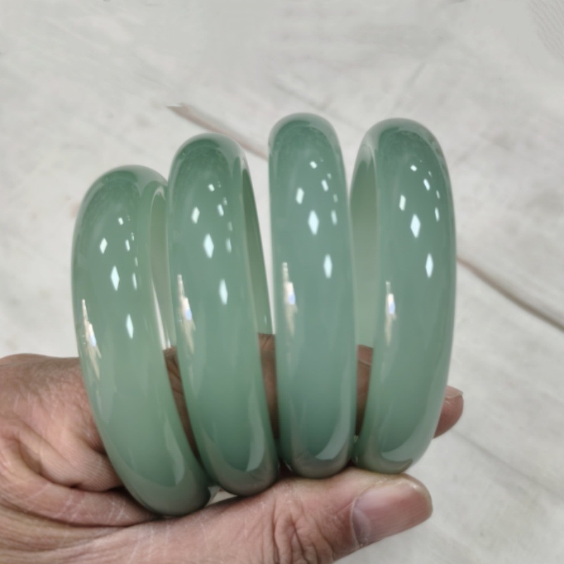 新疆外蒙料油青手镯女款高仿翡翠色玛瑙晴水玉镯扁条直播热销货源