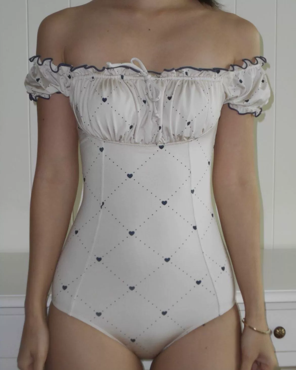 One-piece swimsuit 2024 triangular conjoined design, thin cover, beach & hot spring