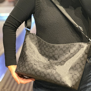 �W�R�¿���ʿб����W���͹Ž���T���ϻ���Ԫ����Ӱ�Finn�μ��