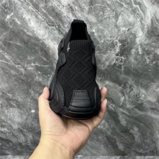 ���ֵ��Ь�r�к�ɫ��ʽ�����L�p�ݎ������eЬ�������K��ĥ��Ь��