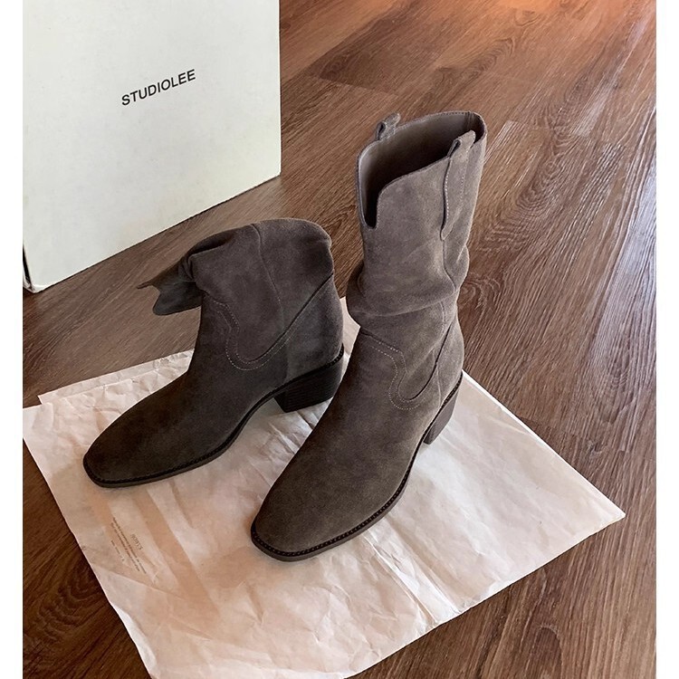 葡萄妈同款 增高8cm~圆头V口粗跟厚底显瘦大筒围堆堆靴真皮女短靴|undefined