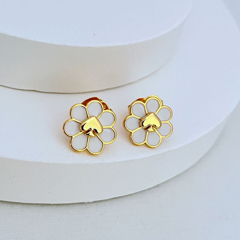 Small fresh cute enamel heart-shaped heart shaped