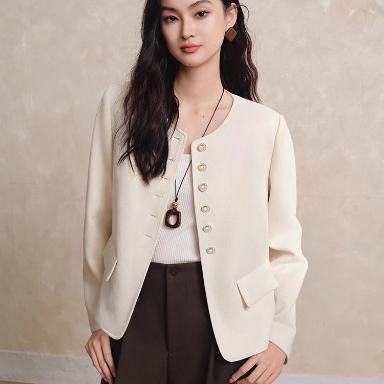 温柔生长仿麂皮绒短外套2025女秋新款亲肤圆领小香风质感上衣|undefined