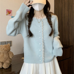 秋季女装温柔风圆领毛衣女纯色设计感蕾丝花边单排扣长袖针织开衫