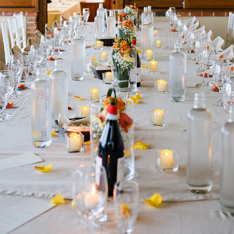 USB electrónica luz de la vela de plástico LED vela de té decoración del banquete de boda de cumpleaños simulación de sincronización vela de té transfronteriza