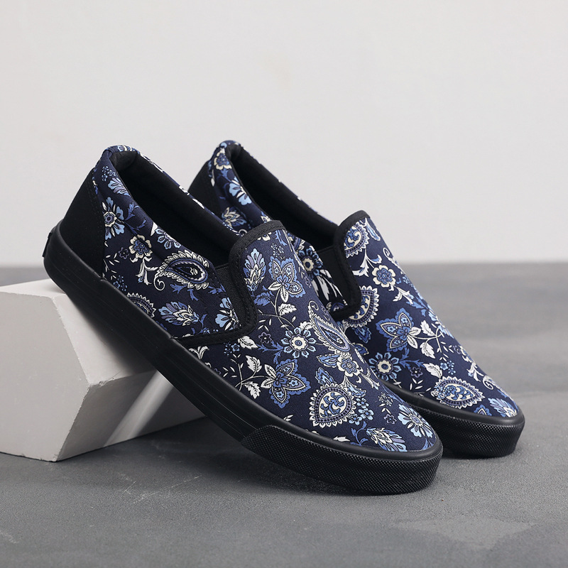 2025 New Style 070 Black-Soled Men's Shoes, Slip-On Shoes, Casual Korean-Style Cloth Shoes, Slip-On Casual Sneakers