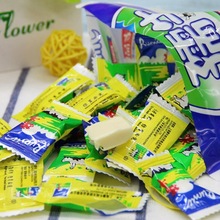 孺牛鲜奶糖老牌怀旧旺旺牛奶糖果散装大白兔乳牛糖味8090童年零食