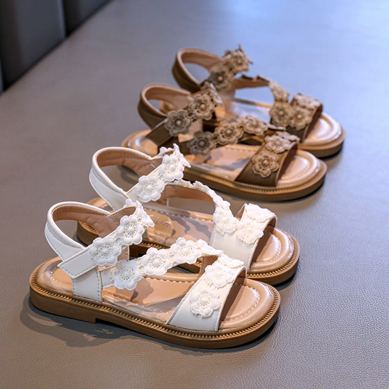 Детские босоножки лето 2025, новый корейский стиль, маленькие цветочные, легко сочетаются, открытый носок, туфельки принцессы, пляжная обувь для маленьких девочек