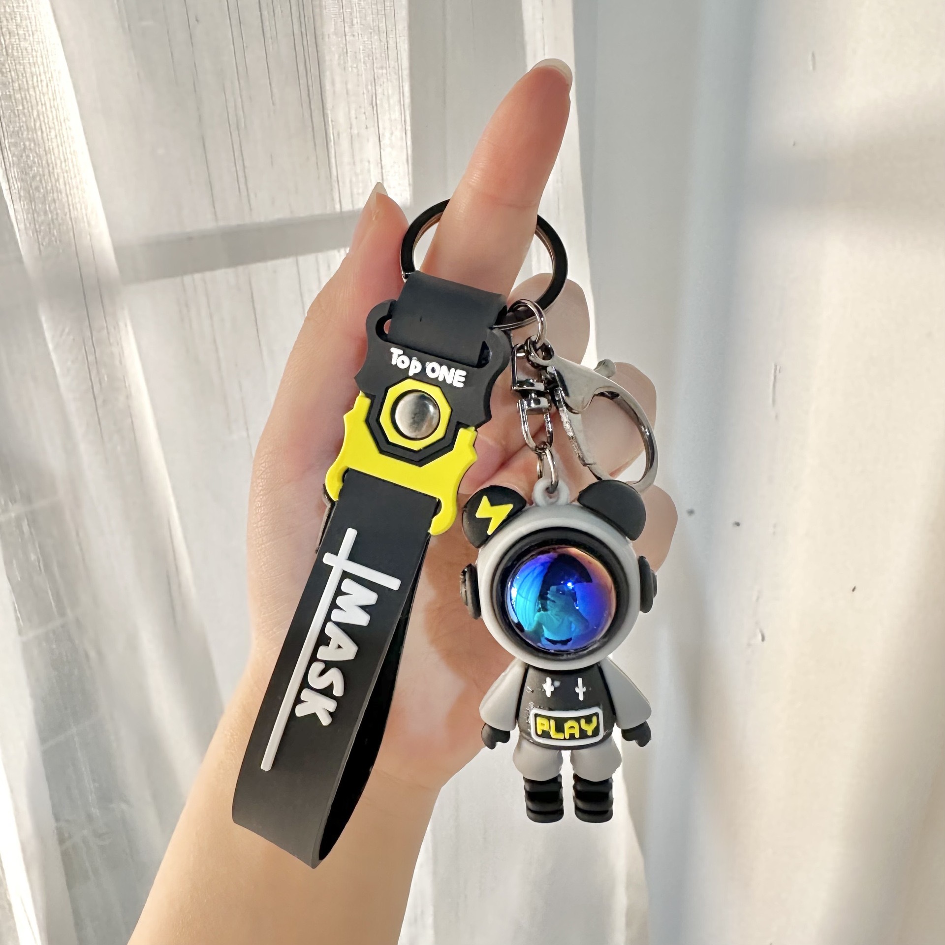 Estilo explosivo, juego de moda simple, llavero de oso relámpago, pegamento suave tridimensional, llavero de oso de dibujos animados, colgante de bolsa al por mayor