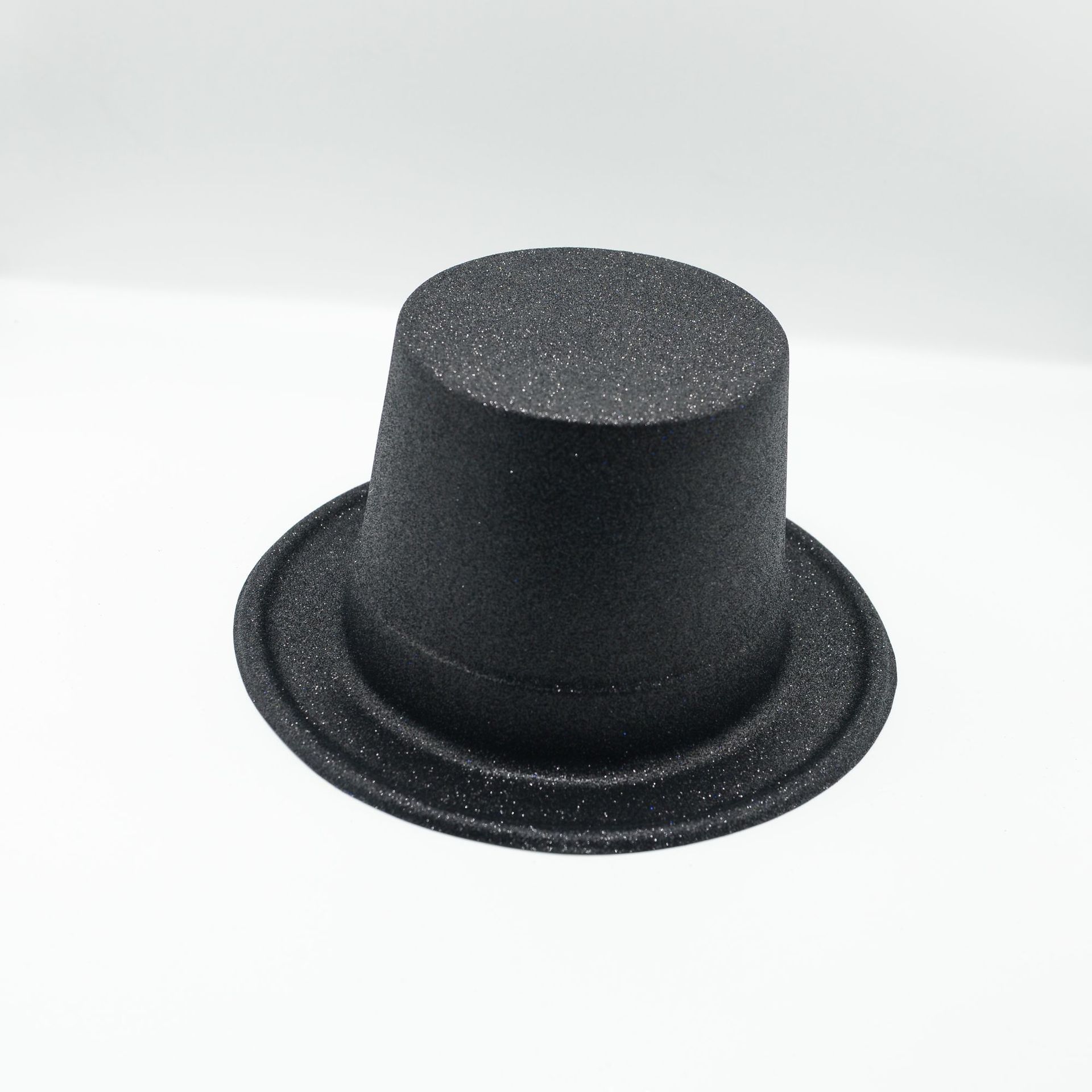 Ventas transfronterizas de sombreros festivos, sombreros de fiesta, sombreros de plástico, sombreros de tela, oro de PVC directo