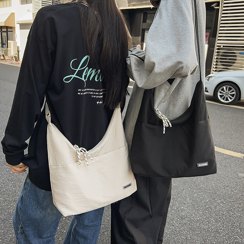 Bolso grande de todo fósforo de moda para mujer 2024 nuevo bolso de hombro coreano popular de este año bolso de clase de gran capacidad para estudiantes universitarios