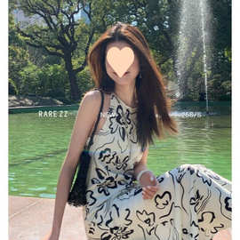 法式长款无袖吊带连衣裙2026新款花卉印花背心裙气质收腰开叉长裙
