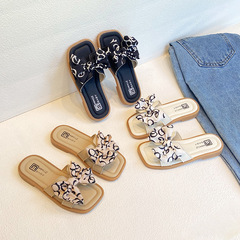 2024 Summer New Women and Children's Stylish Slippers for Outdoor Wear, Medium to Large Children, Soft Sole Cool Slippers, Children's Fashion One-Sided Slippers Trend