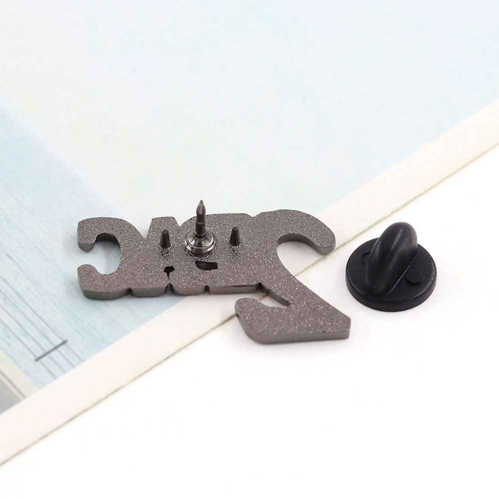 Legendary Rapper 2Pac Logo Brooch Hip-Hop Music Peripheral Metal Badge Clothing Bag Fashion Accessories