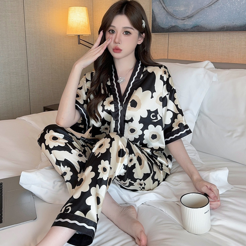 952# 짧고 긴 검은 국화