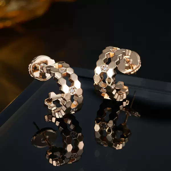New High-End Hexagonal Honeycomb Mini Hoop Earrings in Rose Gold, Fashionable and Versatile, with a Light Luxury and Elegant Vibe
