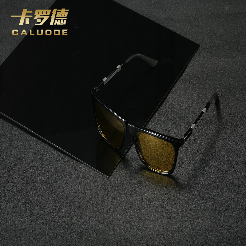 Fashionable square glasses for men and women