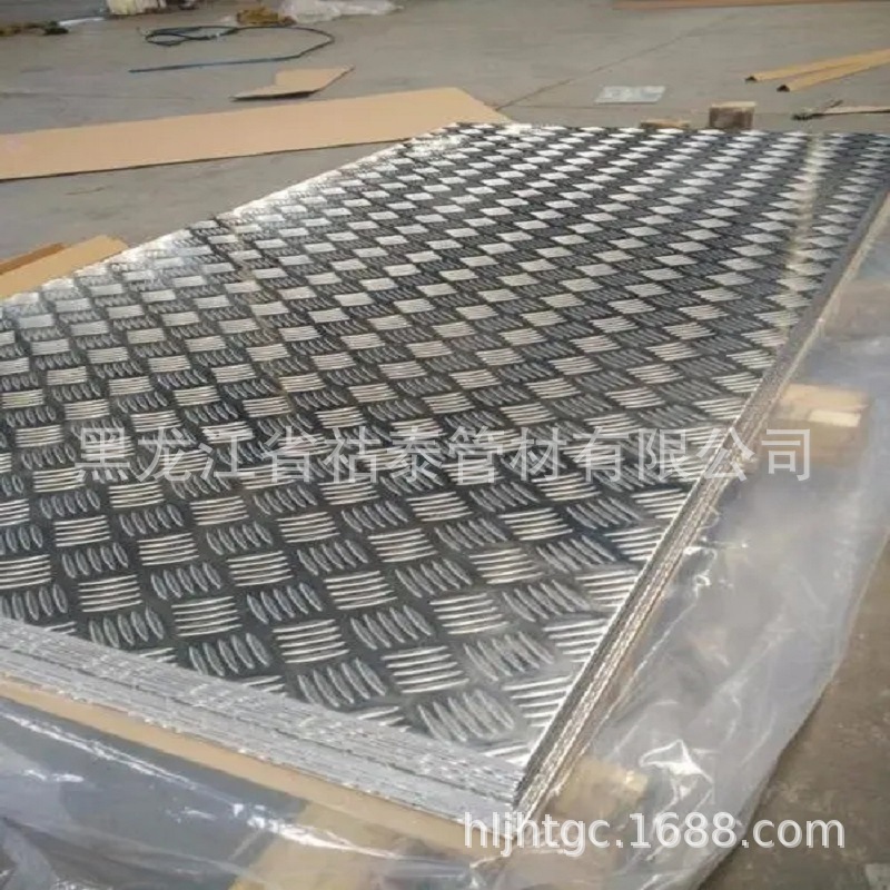 现货镀锌花纹板 q235b热轧花纹板楼梯踏步花纹板 热镀锌花纹卷板