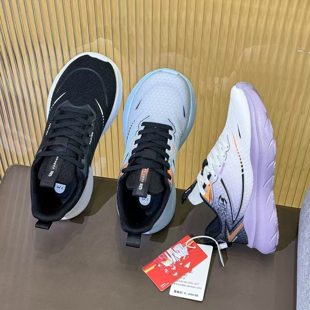 Sports summer silk breathable lightweight sneakers for leisure