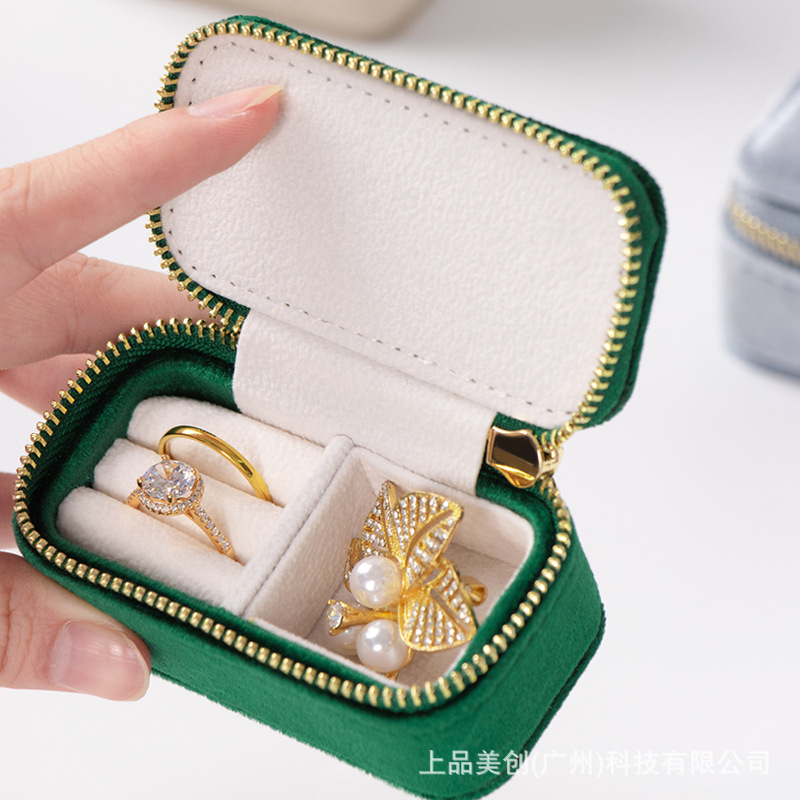 En stock transfronterizo al por mayor superior producto meichuang tamaño pequeño franela Mini caja de joyería pequeña caja de anillo coreano portátil celebridad de Internet