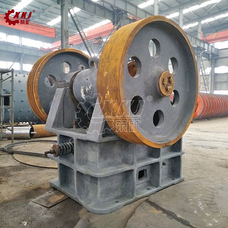 供应PE1500×1800新型颚式破碎机 高产量破碎机
