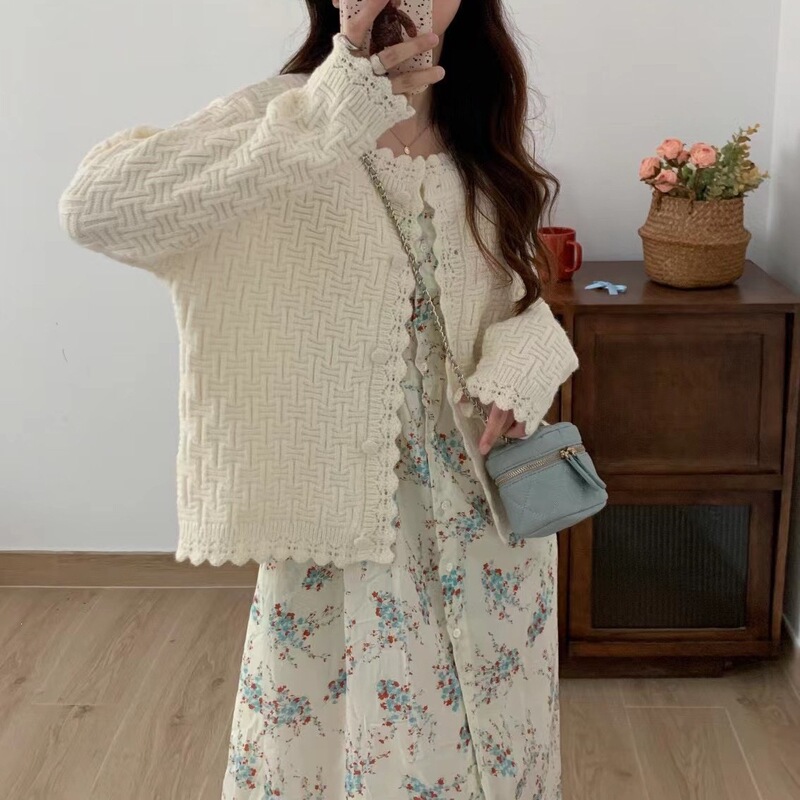 French-Style Design, Gentle Style, Round Neck, Long-Sleeved Sweater Cardigan for Women, New Autumn and Winter Style, Loose Knitted Outerwear French-Style Design, Gentle Style, Round Neck, Long-Sleeved Sweater Cardigan for Women, New Autumn and Winter Style, Loose Knitted Outerwear
