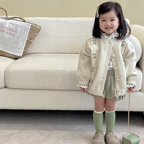 Korean children's clothing 2024 new spring girls' embroidered knitting cardigan floral top corduroy shorts