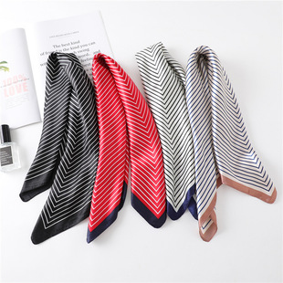 ���s�l�y����ŮOLͨ���L�I�z���ٴ��b��I��60X60cmС��������