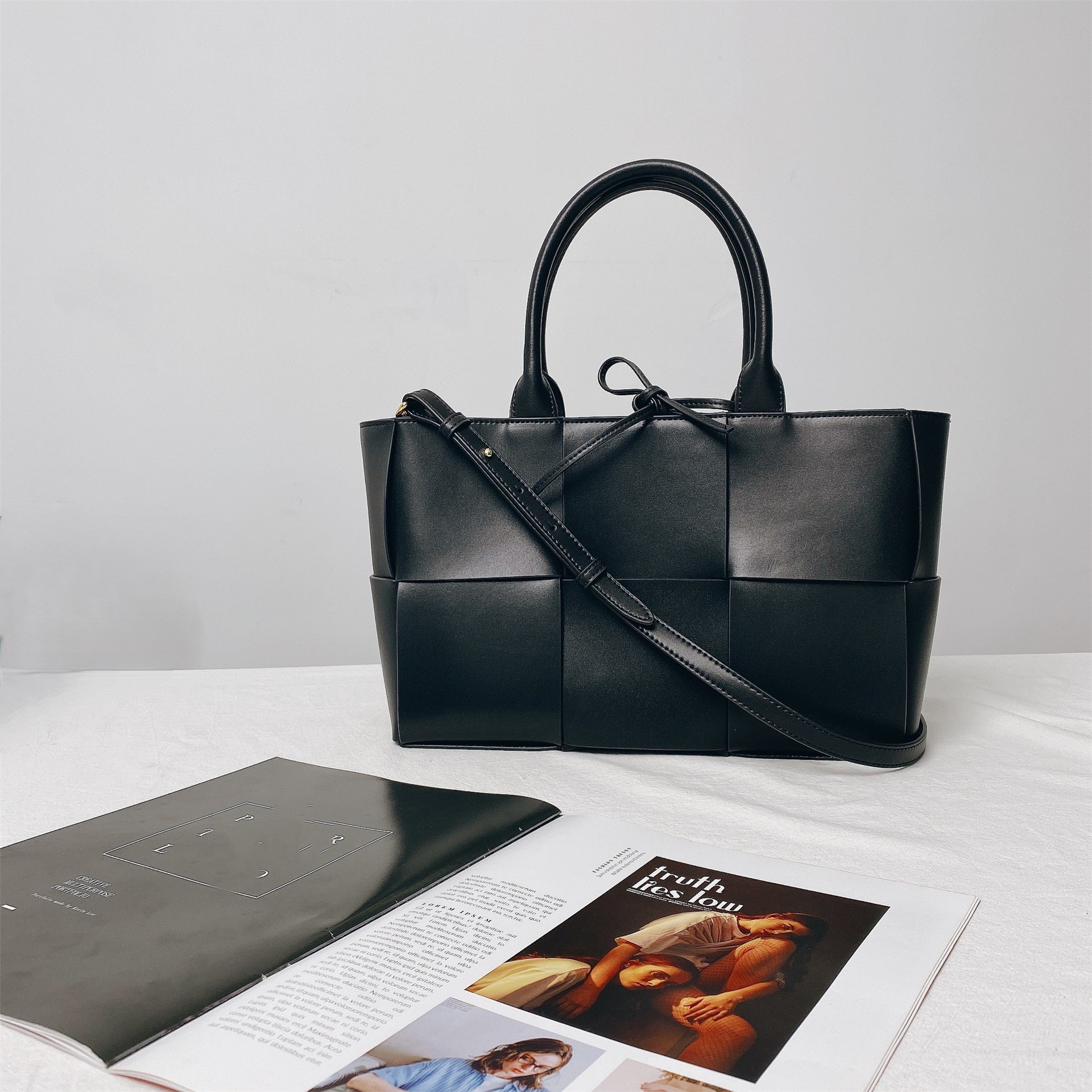 2025 New Bv Cross-Border Woven Bag with Straps, Hand-Held Crossbody Shoulder Bag, Large Capacity Mother-In-Law Tote Bag for Women