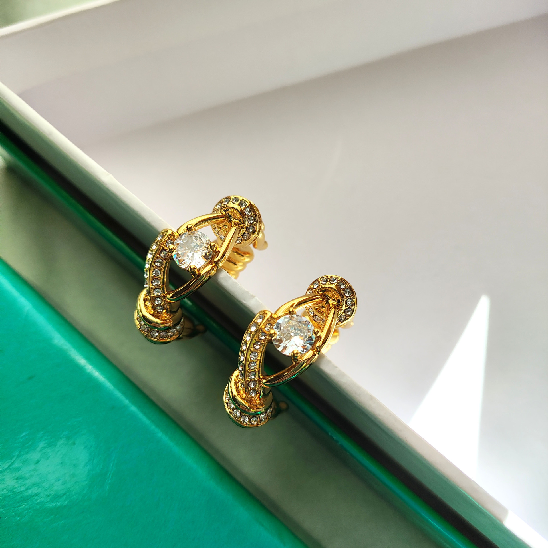 French BV Full-Diamond Knotted Twisted Earrings, Palace Retro Style, Light Luxury, Exquisitely Crafted, Versatile Copper_voghion.com
