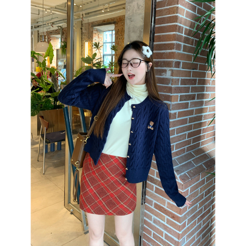 秋冬毛衣开衫女2025新款藏蓝色小熊刺绣麻花针织外套韩系穿搭上衣|undefined