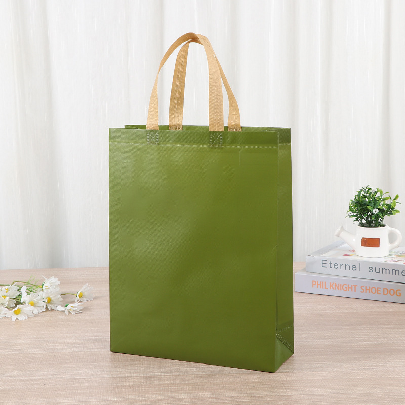 Bolsas de mano no tejidas coloridas bolsas de regalo en blanco engrosado para llevar bolsas de compras