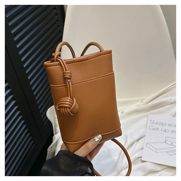 2024 Korean version new mobile phone ins crossbody small simple casual versatile mini woven ball bag_voghion.com