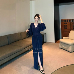 女装夏高级感气质V领长袖连衣裙巨好看氛围感收腰显瘦开叉长裙子