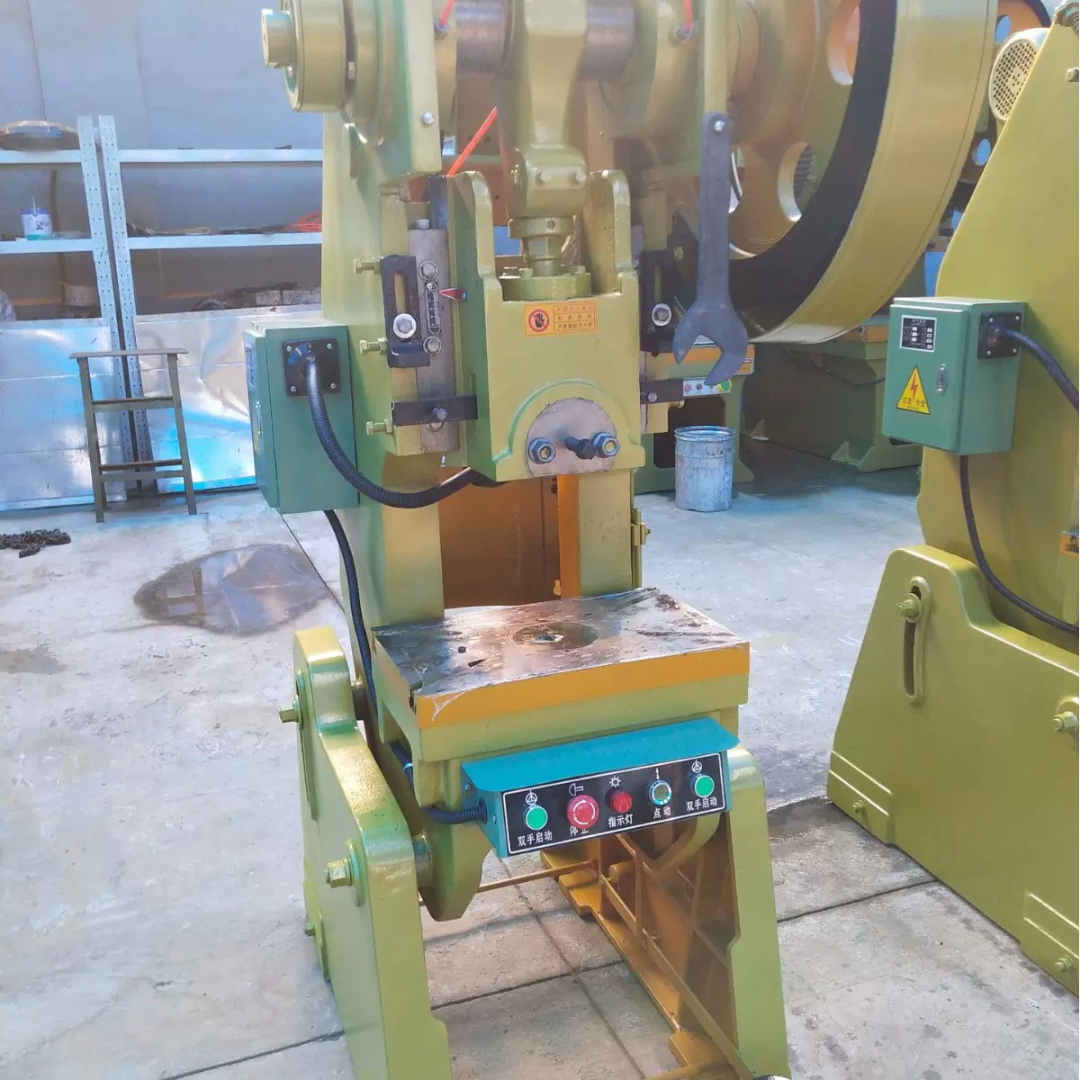 16吨普通加重脚踏电动异型冲床可安装光栅装置价格优惠直销