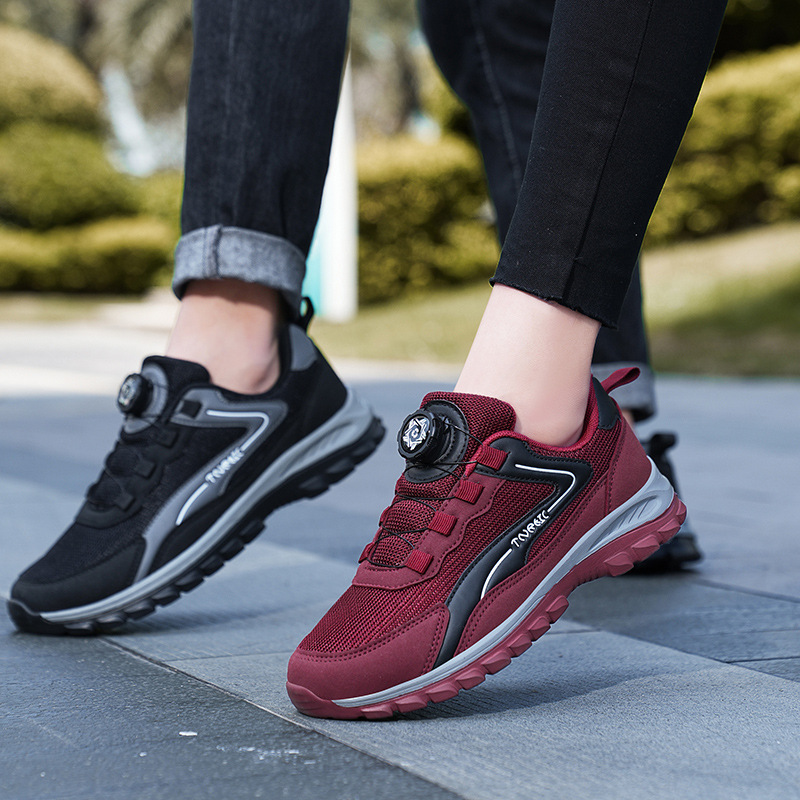 Nuevos zapatos viejos para hombres de malla de Mujer talla grande 48 zapatilla de deporte transfronteriza para hombres Jinjiang zapatos para caminar de mediana edad y ancianos hebilla giratoria transpirable